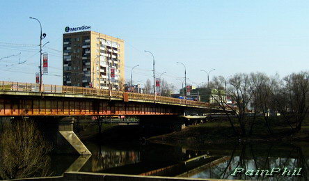 Красный мост через реку Оку, На месте церквей универмаг, жилой дом на месте женской гимназии